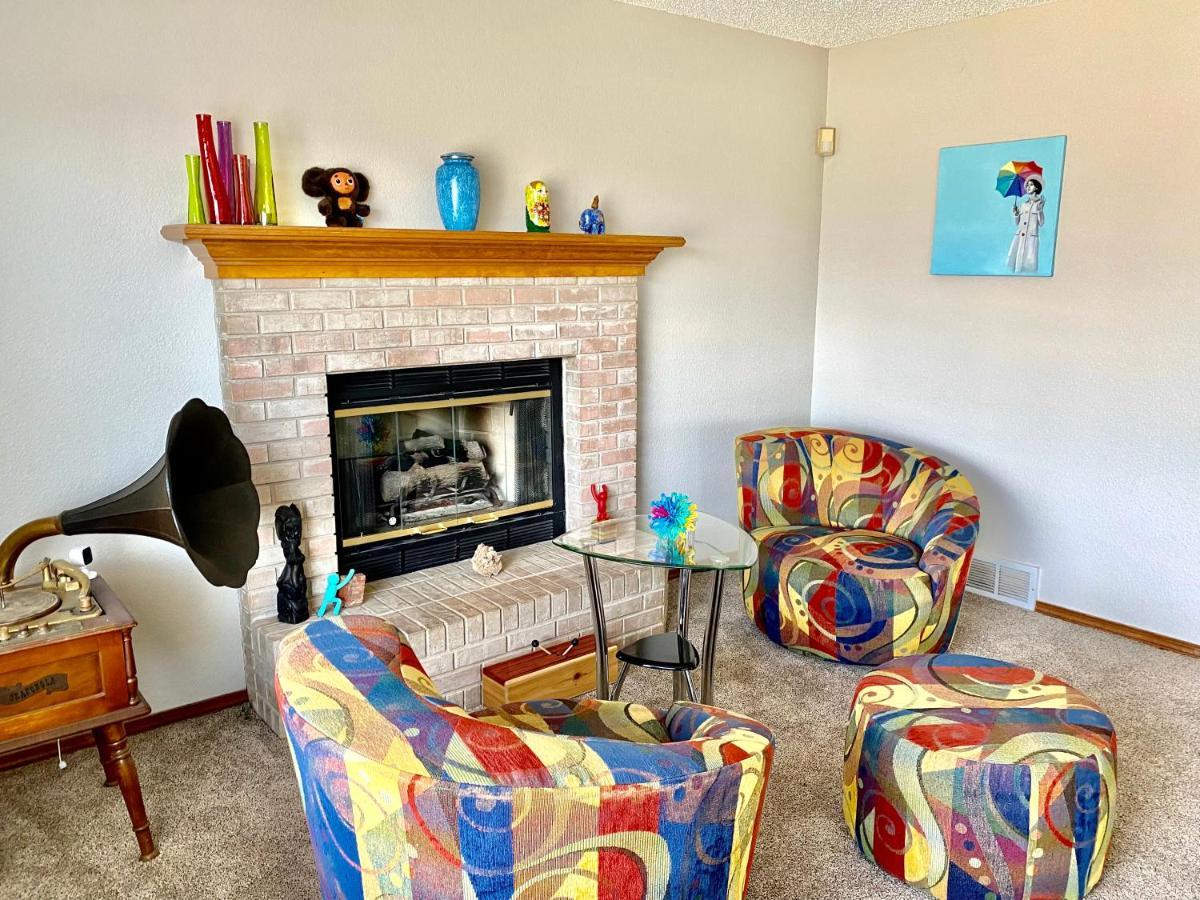 Artsy Home Close To Usafa With Fireplace And Patio Colorado Springs Kültér fotó